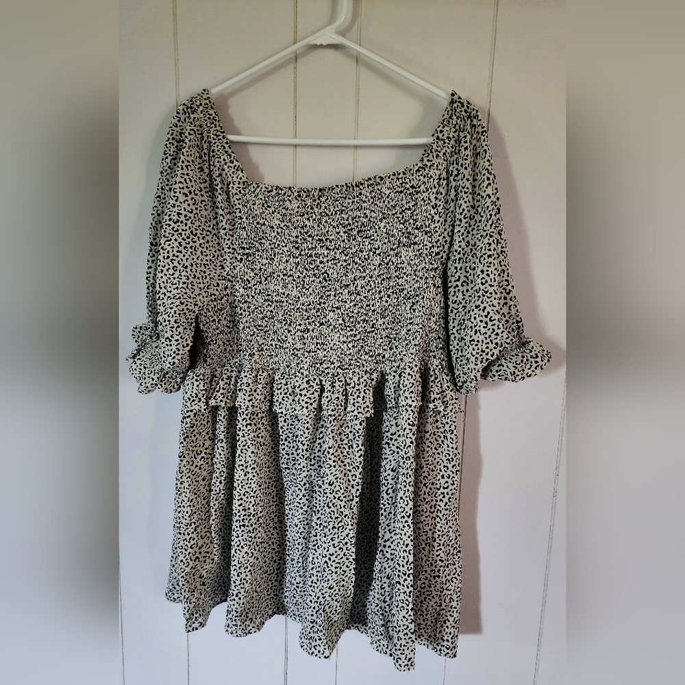 Oddy Size 2XL Black and White Top